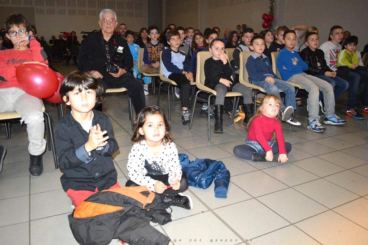 AOBR 2015 12 20 MARSEILLE ARBRE DE NOEL (33).JPG